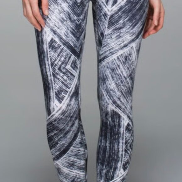 Lululemon full-length leggings, size 4 - Picture 1 of 3